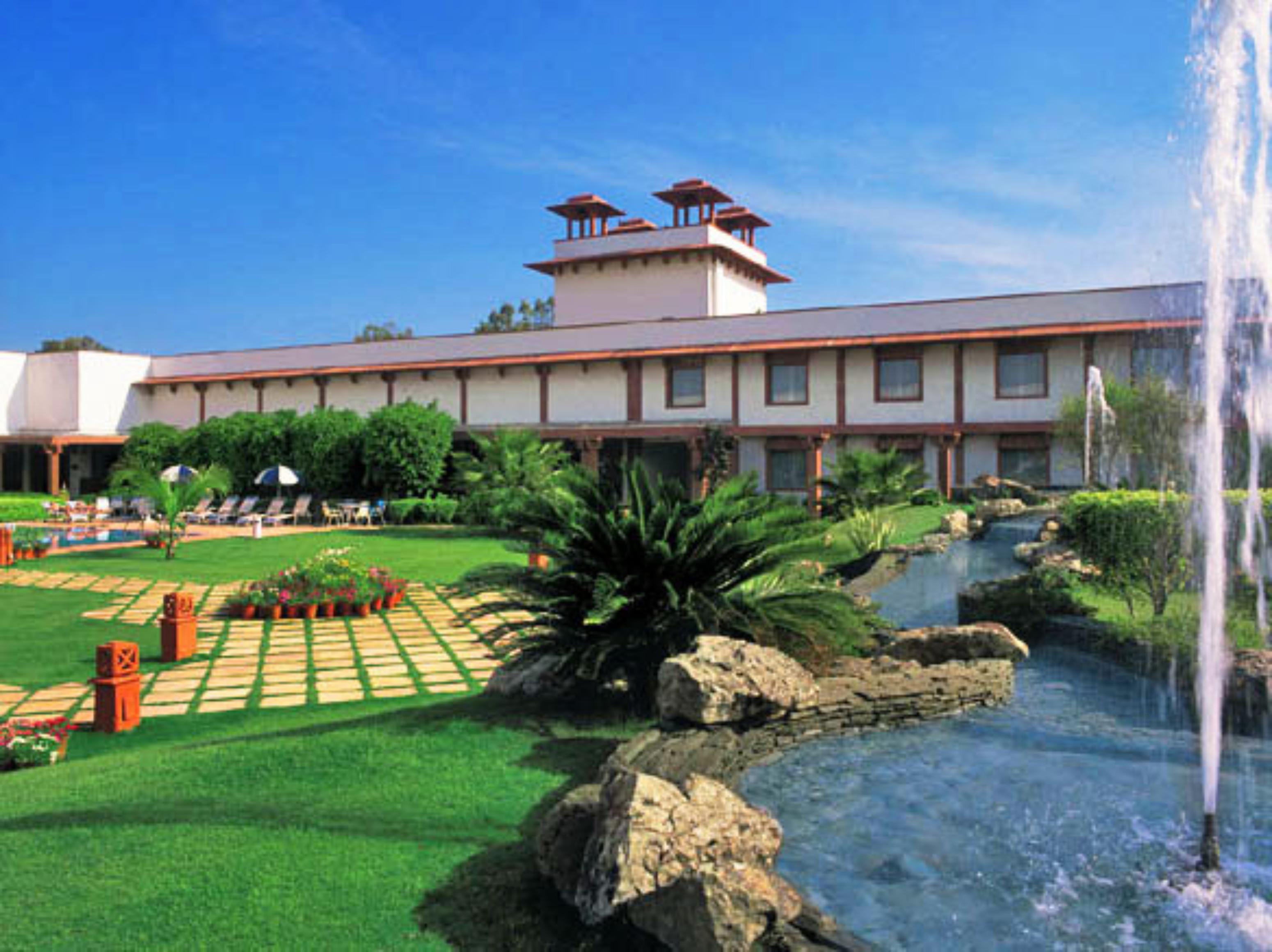 Trident Agra Hotell Agra  Exteriör bild The Taj Bengal