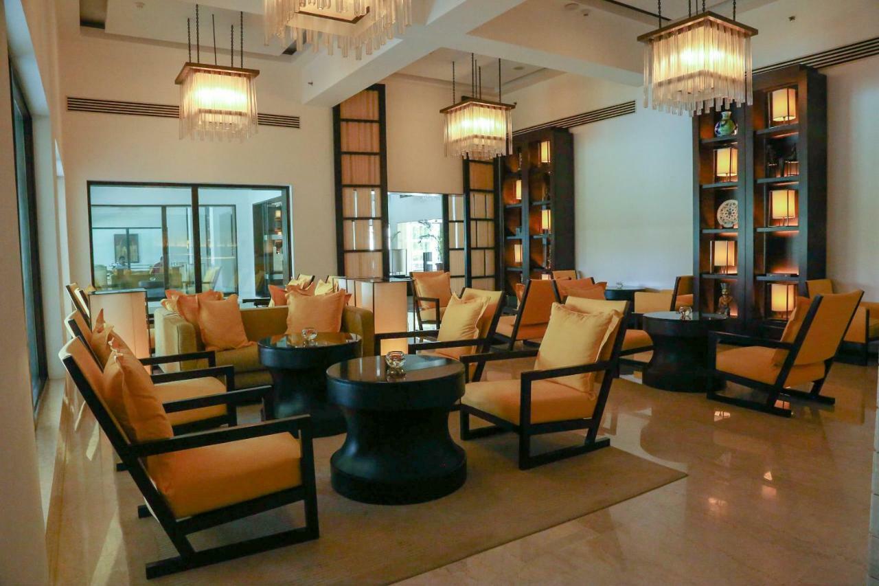 Trident Agra Hotell Agra  Exteriör bild Library at the Taj Mahal Palace, Mumbai