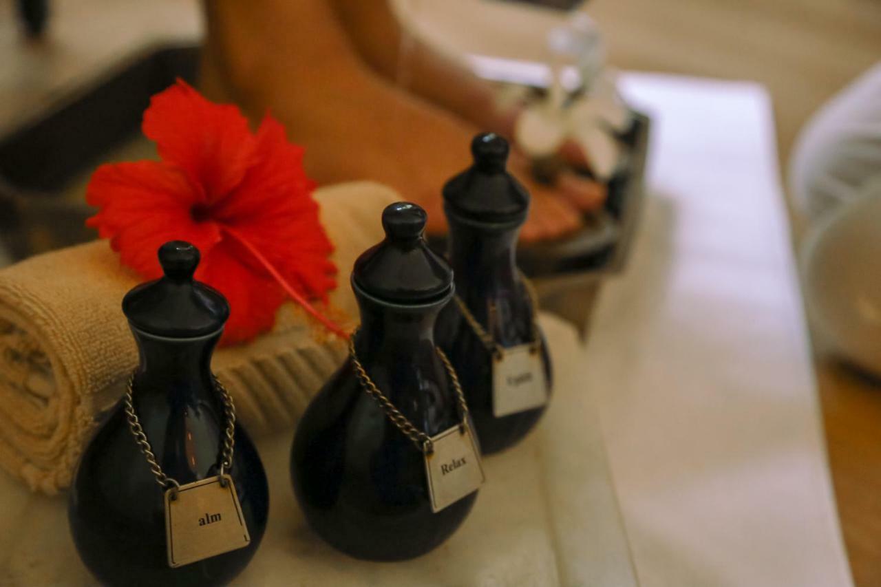 Trident Agra Hotell Agra  Exteriör bild Ayurvedic oils