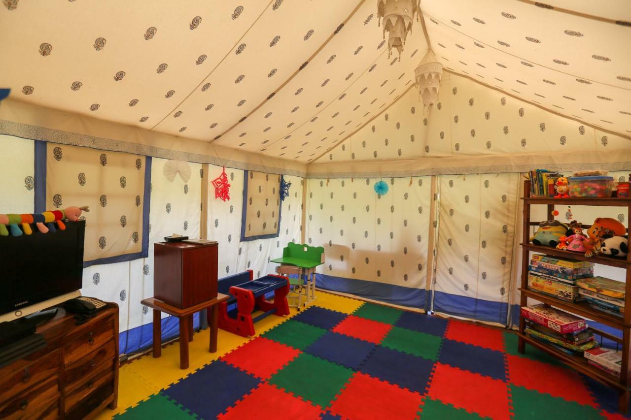 Trident Agra Hotell Agra  Exteriör bild The Children's Centre