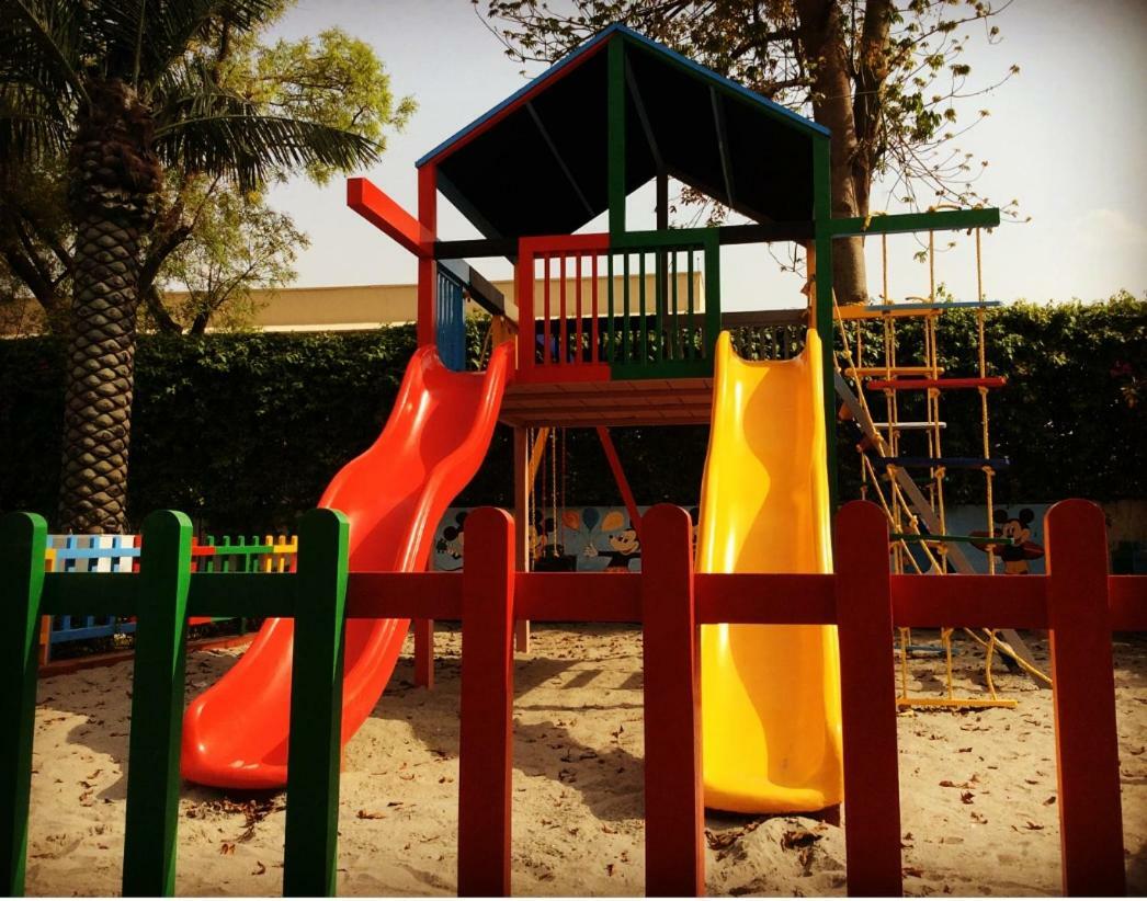 Trident Agra Hotell Agra  Exteriör bild Playground in Cairo, Egypt