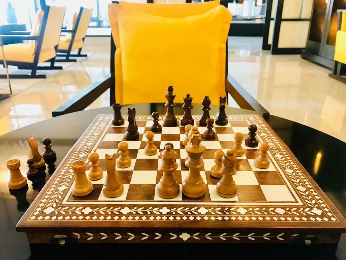 Trident Agra Hotell Agra  Exteriör bild A chess board